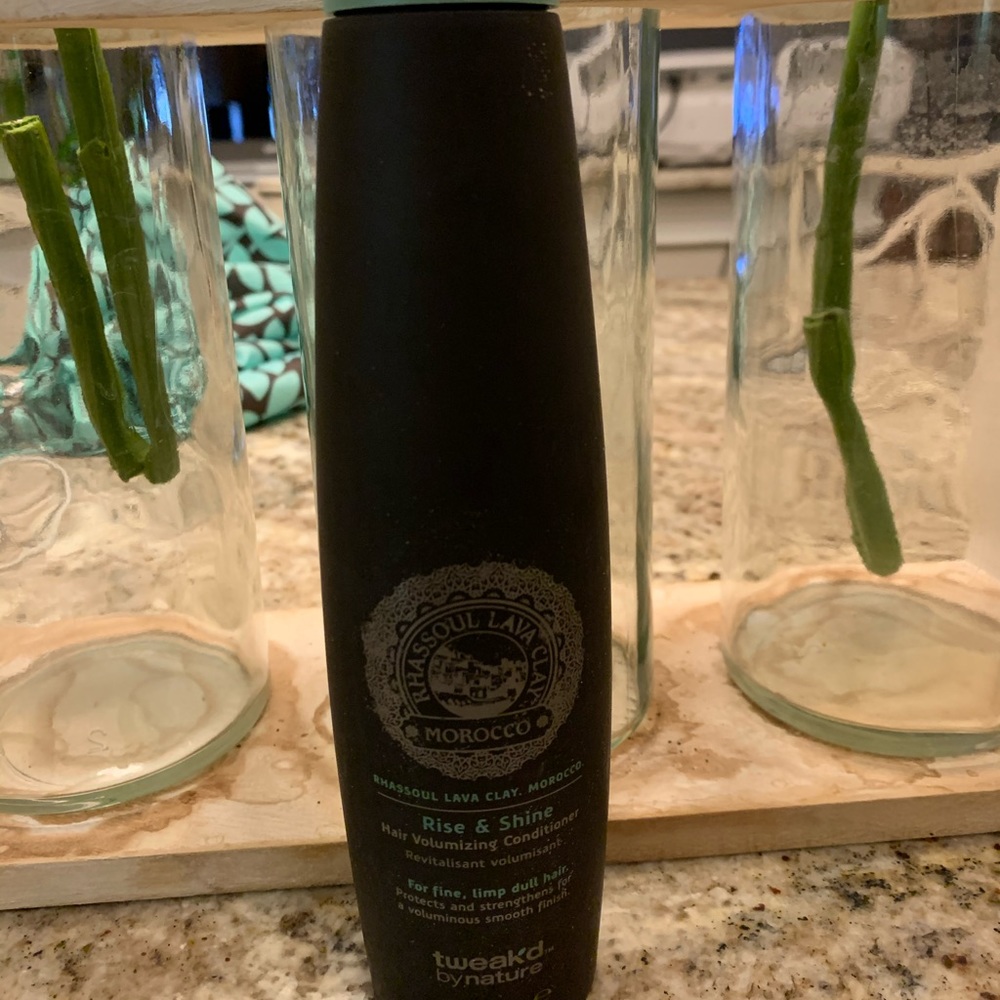 tweak’d by nature conditioner 9 fl Oz